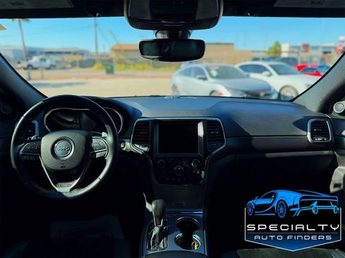 Used 2017 Jeep Grand Cherokee Altitude image 17