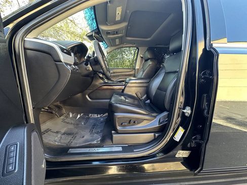 Used 2020 GMC Yukon XL SLT AWD/4WD image 11