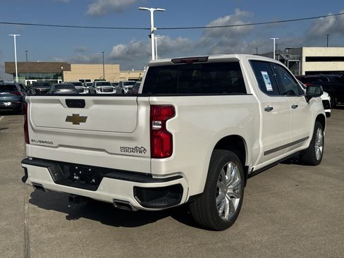 Used 2024 Chevrolet Silverado 1500 High Country w/ Technology Package AWD/4WD image 14