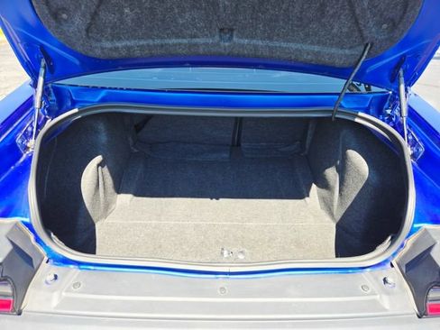 Used 2018 Dodge Challenger SXT Plus RWD image 9