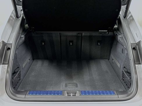 Certified 2025 Porsche Macan 4S Electric image 26