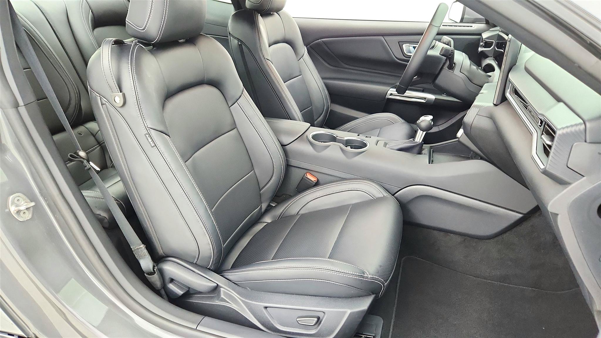 Used 2026 Ford Mustang Premium RWD image 34