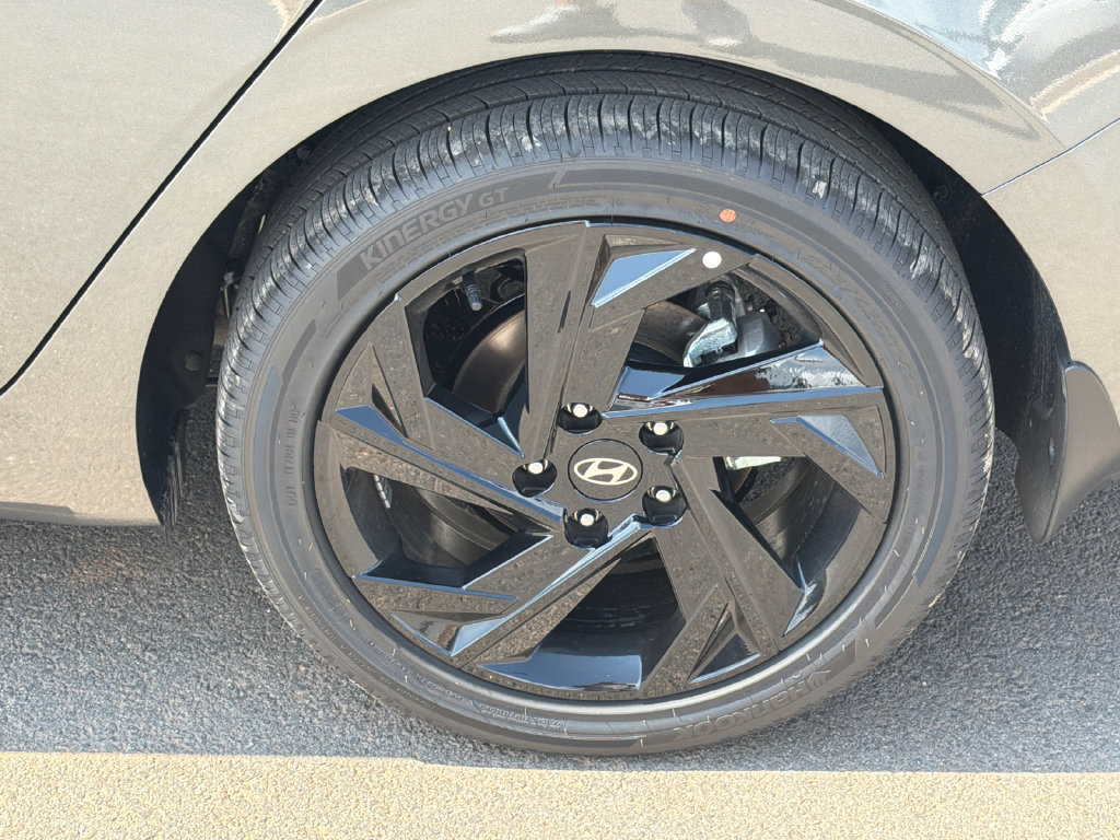 New 2026 Hyundai Elantra SEL Sport FWD image 20