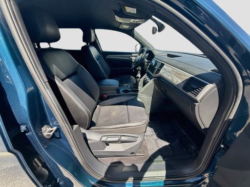 Used 2020 Volkswagen Atlas Cross Sport SE w/ Towing Package FWD image 32