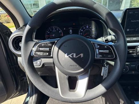 Used 2023 Kia Forte LX image 28