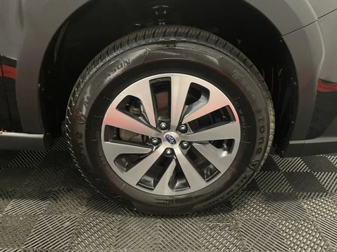Used 2024 Subaru Outback Premium AWD/4WD image 17
