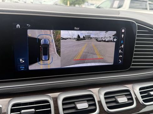 Used 2024 Mercedes-Benz GLS 450 4MATIC image 15