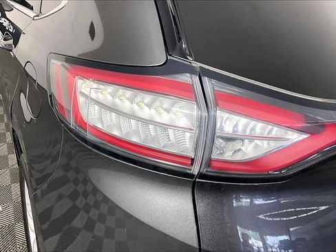 Used 2018 Ford Edge SEL w/ Equipment Group 201A FWD image 26