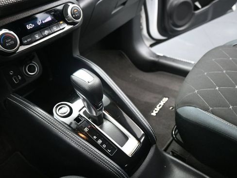 Used 2020 Nissan Kicks SV FWD image 15