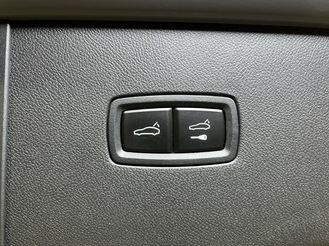Certified 2025 Porsche Cayenne GTS AWD/4WD image 21