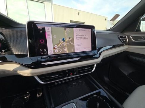 Used 2025 Volkswagen Atlas Cross Sport SEL Premium R-Line image 6