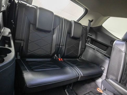 Used 2024 Volkswagen Atlas SE image 14