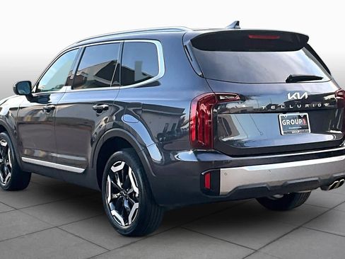 Certified 2025 Kia Telluride S FWD image 12