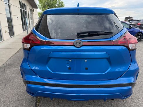 Used 2021 Nissan Kicks S FWD image 4