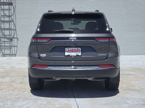 Used 2025 Jeep Grand Cherokee Laredo X RWD image 7