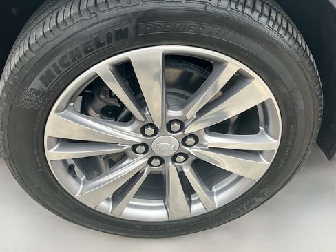 Used 2025 Cadillac XT5 Premium Luxury FWD image 31