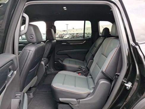 Used 2026 GMC Acadia AT4 w/ Super Cruise Package AWD/4WD image 10