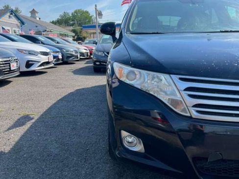 Used 2010 Toyota Venza AWD image 2