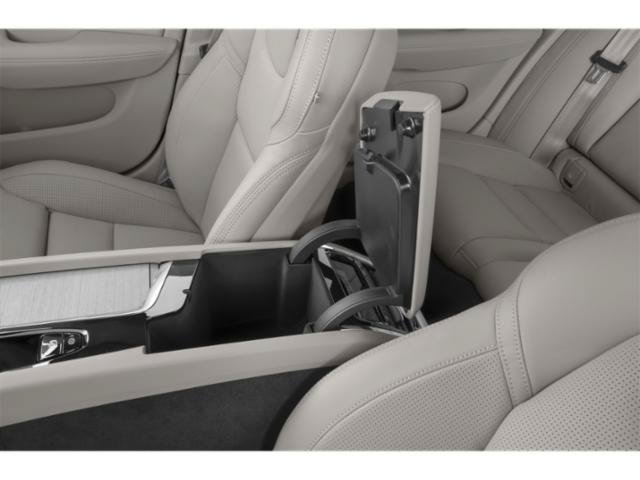 Used 2025 Volvo V60 B5 Cross Country Plus AWD/4WD image 13