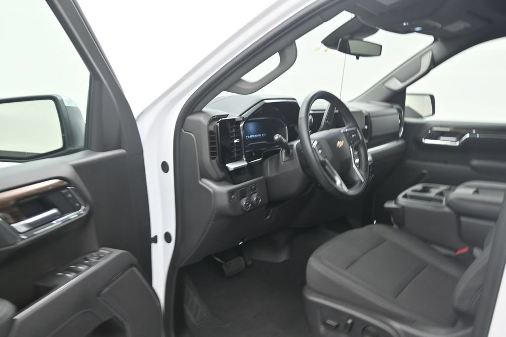 Used 2025 Chevrolet Silverado 1500 LT RWD image 10