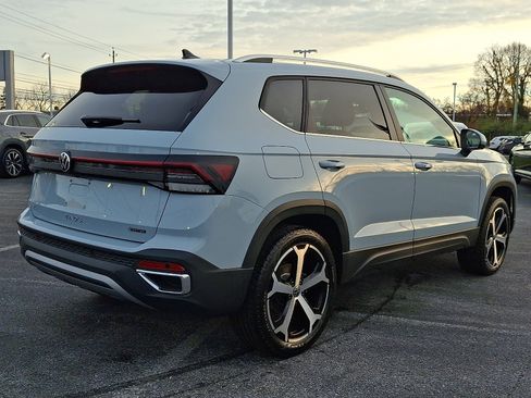 New 2026 Volkswagen Taos SEL image 5