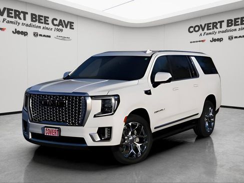 Used 2021 GMC Yukon XL Denali image 1