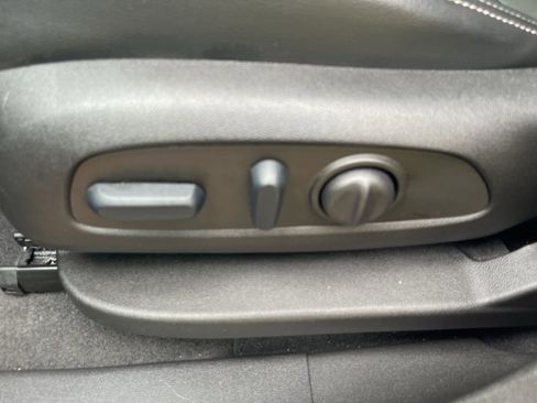 Used 2022 GMC Terrain SLT AWD/4WD image 16