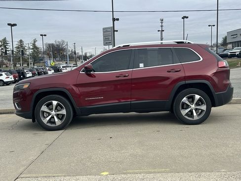 Used 2019 Jeep Cherokee Limited image 10