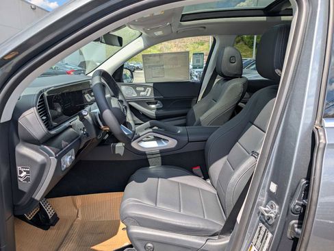 New 2026 Mercedes-Benz GLS 450 4MATIC image 4