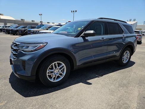New 2026 Ford Explorer Active w/ Active Comfort Package RWD image 5