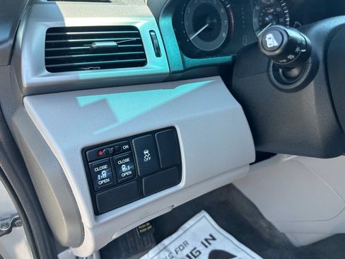 Used 2016 Honda Odyssey SE image 24