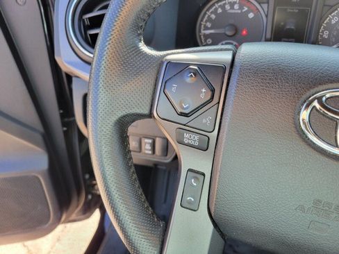 Used 2021 Toyota Tacoma TRD Off-Road w/ Technology Package image 17