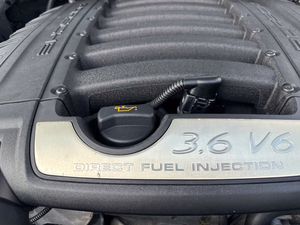Used 2012 Porsche Cayenne AWD/4WD image 30