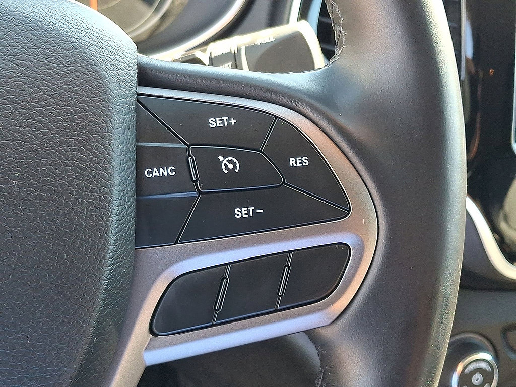 Used 2019 Jeep Cherokee Limited AWD/4WD image 24