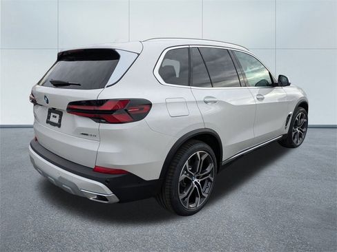 New 2026 BMW X5 xDrive40i image 3