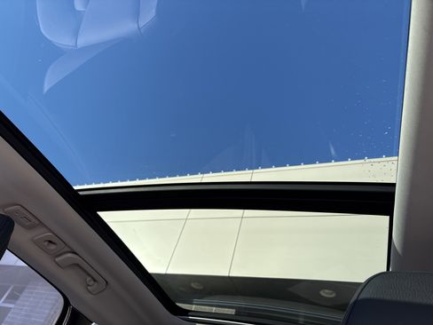 Used 2025 Volvo XC60 B5 Plus image 28