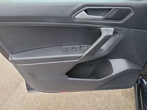 Certified 2021 Volkswagen Tiguan SE R-Line image 16