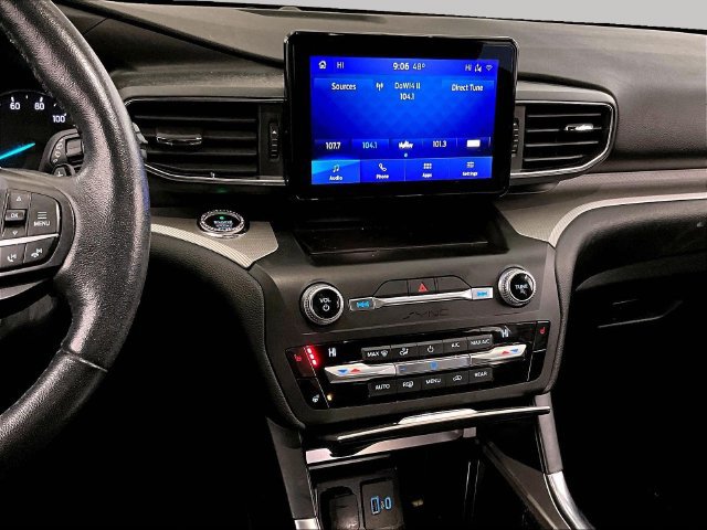 Used 2020 Ford Explorer XLT w/ Equipment Group 202A AWD/4WD image 6