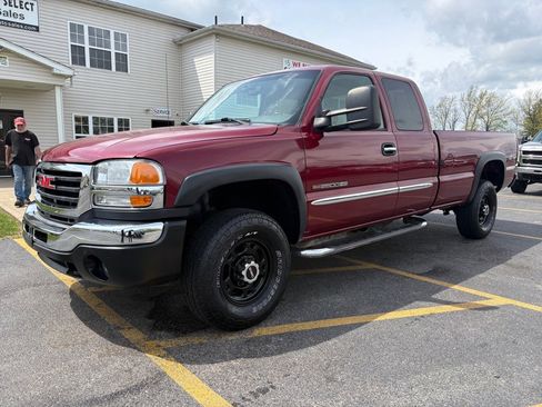 Used 2004 GMC Sierra 2500 SLE w/ Skid Plate Package AWD/4WD image 2