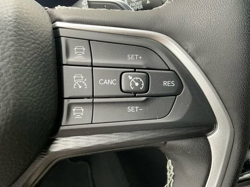 New 2025 Jeep Grand Cherokee L Laredo w/ Luxury Tech Group I AWD/4WD image 22