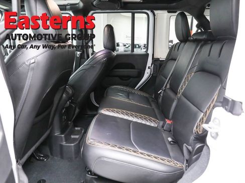 Used 2022 Jeep Wrangler Unlimited Sahara image 24