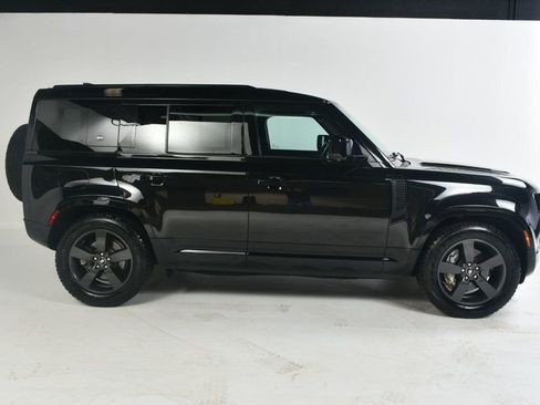 Used 2023 Land Rover Defender 110 X-Dynamic SE image 4