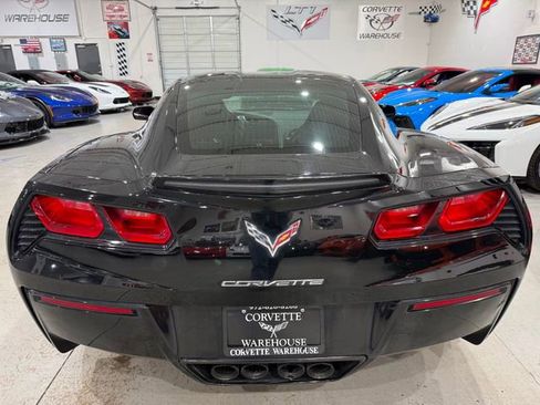 Used 2017 Chevrolet Corvette Stingray Coupe w/ 1LT RWD image 4