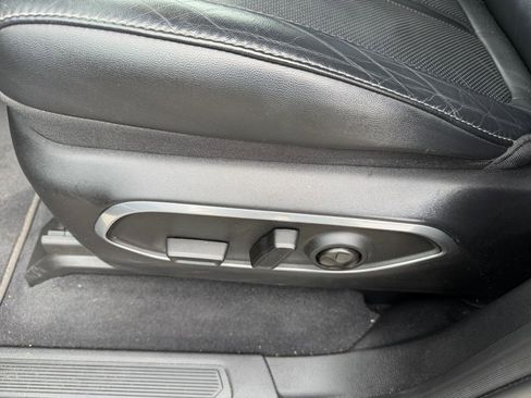 Used 2023 Jeep Wagoneer 4WD image 13