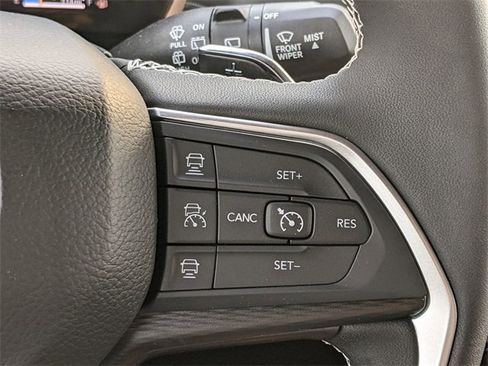 Certified 2025 Jeep Grand Cherokee Laredo image 20