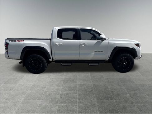 Used 2023 Toyota Tacoma TRD Off-Road image 7