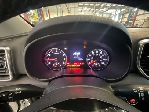 Used 2022 Kia Sportage EX w/ EX Technology Package AWD/4WD image 16