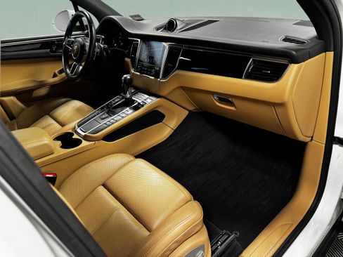 Used 2018 Porsche Macan Sport Edition image 11