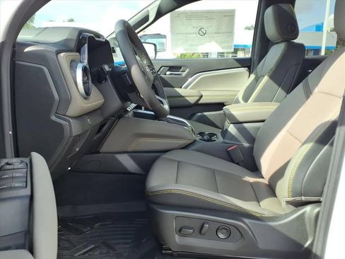 New 2026 Chevrolet Colorado ZR2 w/ Technology Package AWD/4WD image 17