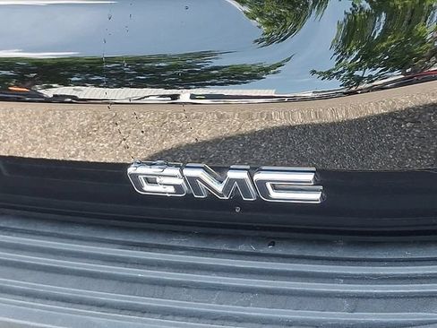 Used 2025 GMC Yukon Denali Ultimate AWD/4WD image 30